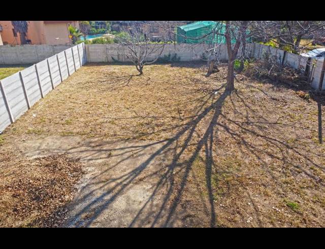 LAND FOR SALE IN BRACKENHURST